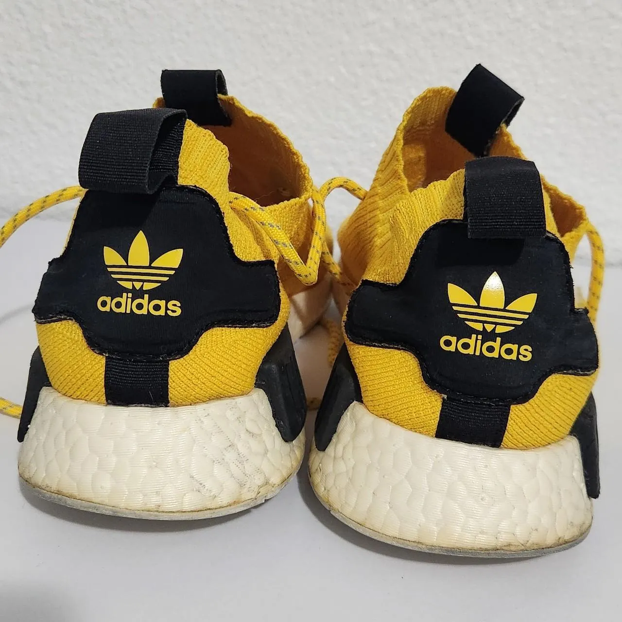 Adidas Men's Black and Yellow Trainers