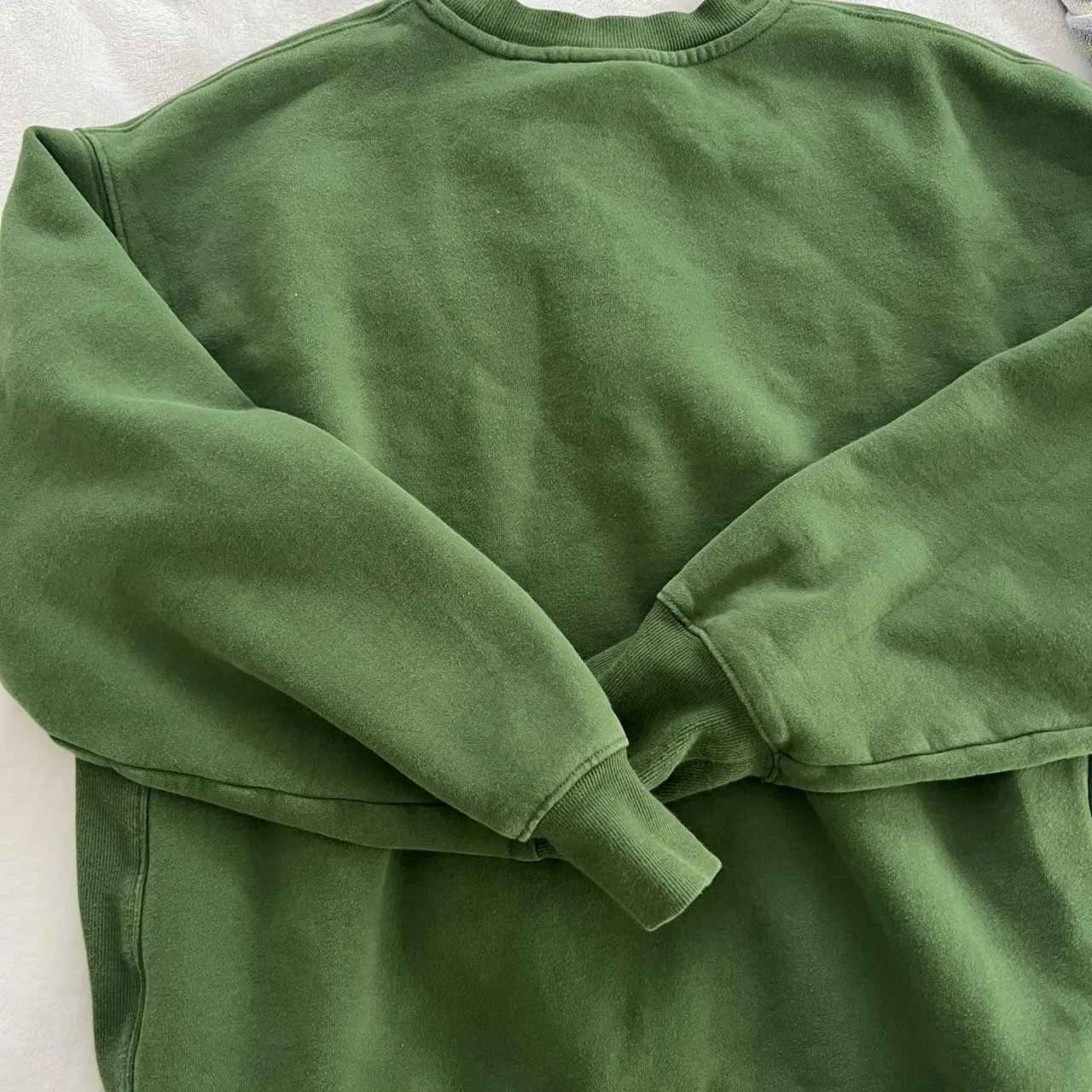 Aritzia Women's Green Sweatshirt