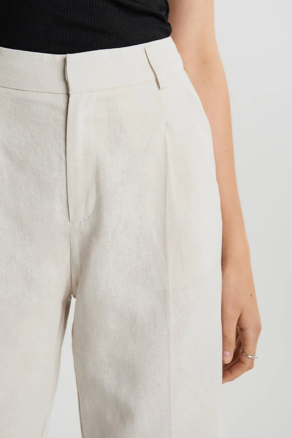 Caroline linen shorts