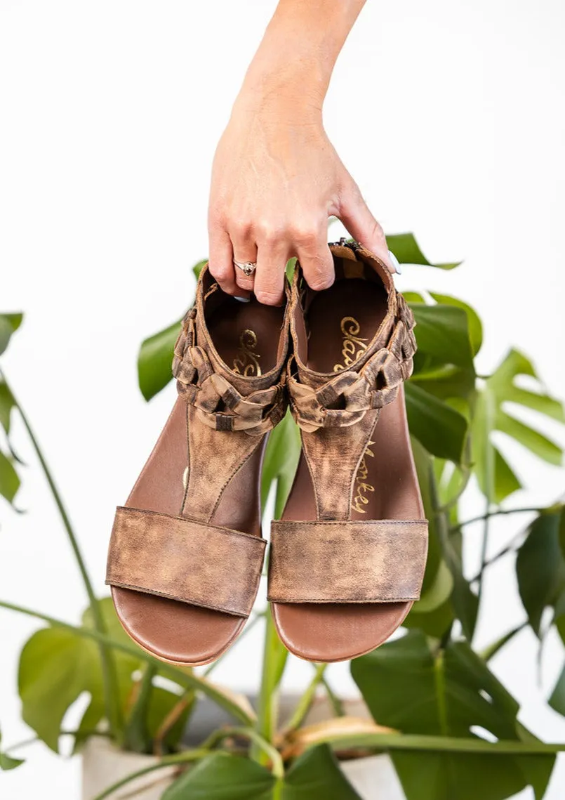 Loop D Loop Sandals in Tan